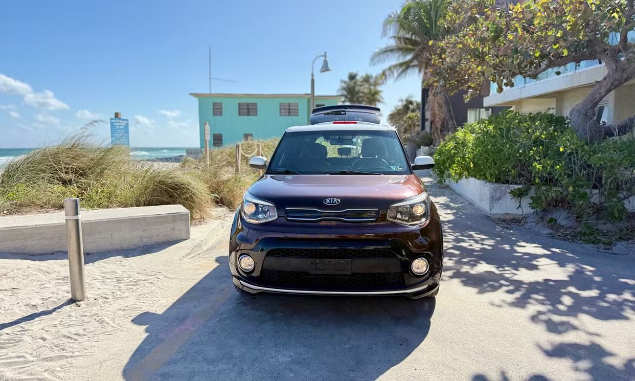 2017 Kia Soul Plus photo 2