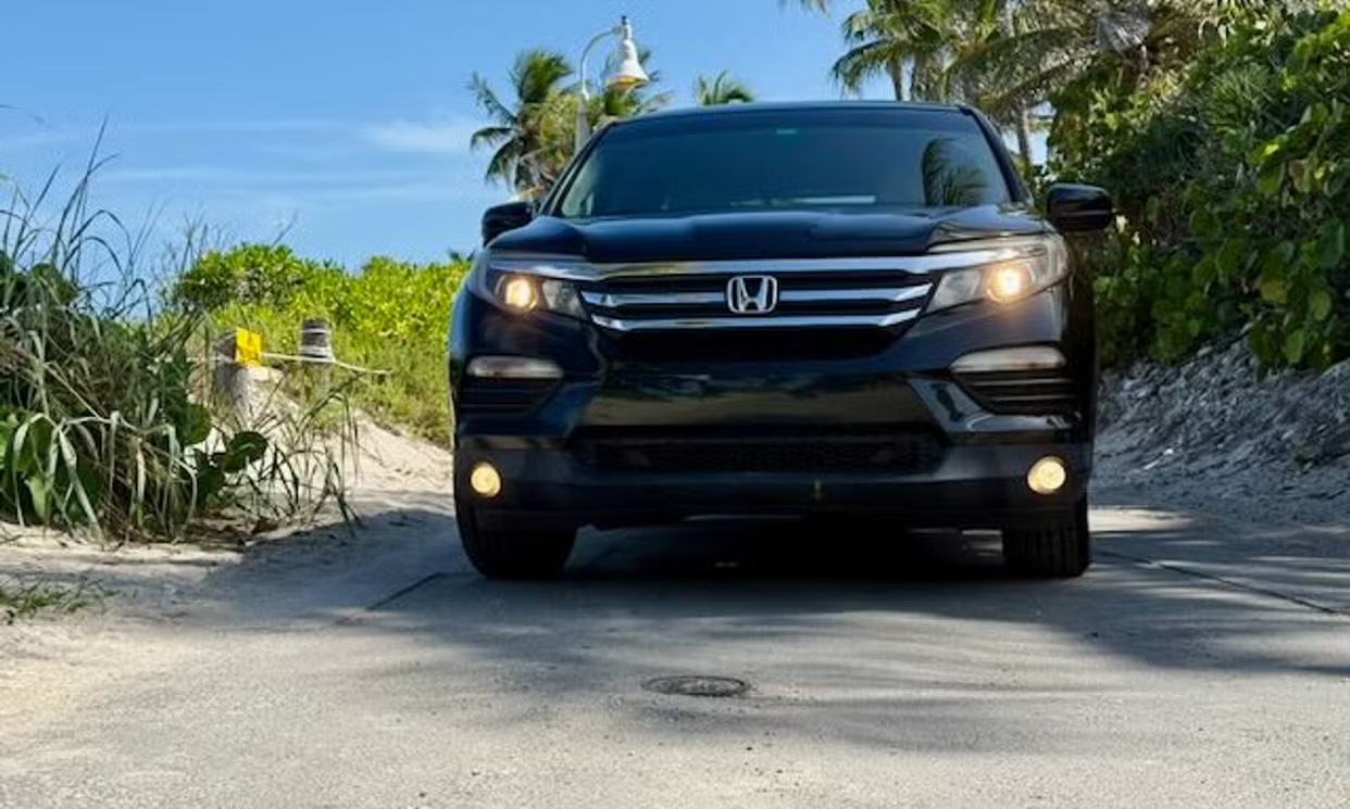 2016 Honda Pilot EX photo 2